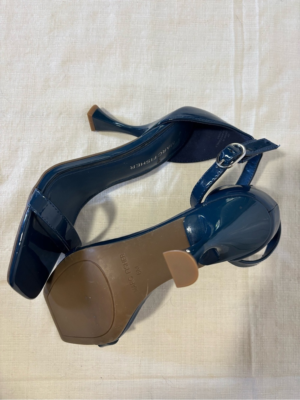 Marc Fisher Navy Patent Ankle Strap Heels Square Toe Flared Heel Size 6 - Picture 3 of 9